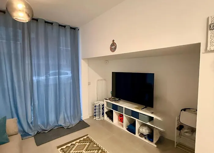 Fuengirola 1 Bedroom Urban Hideaway *