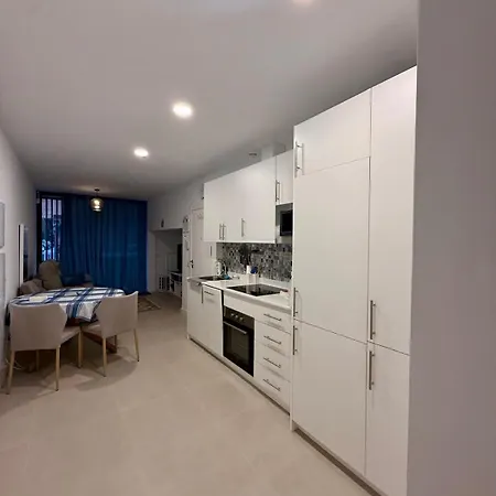 1 Bedroom Urban Hideaway * フエンヒロラ