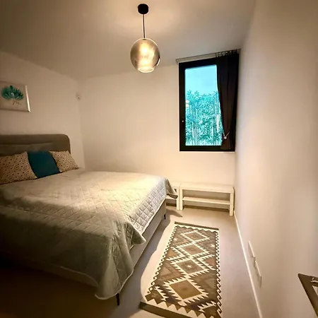 アパート 1 Bedroom Urban Hideaway *