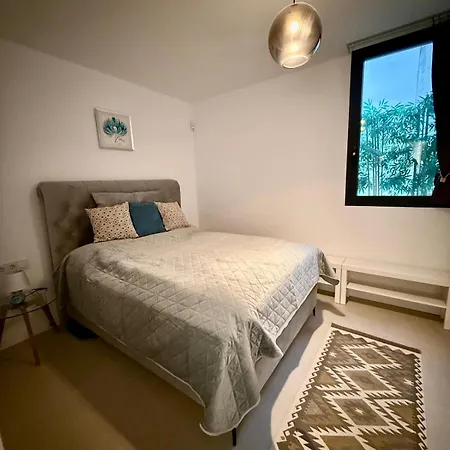 1 Bedroom Urban Hideaway フエンヒロラ