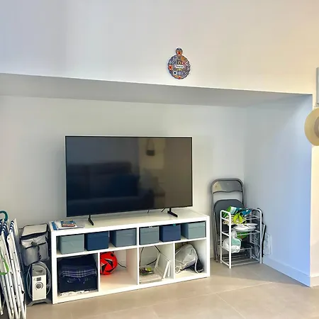 アパート 1 Bedroom Urban Hideaway フエンヒロラ