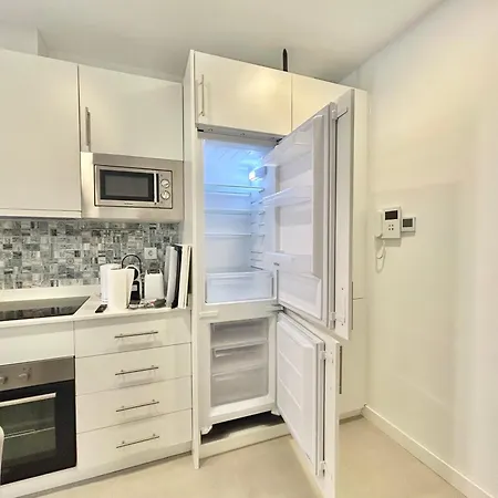 アパート 1 Bedroom Urban Hideaway フエンヒロラ